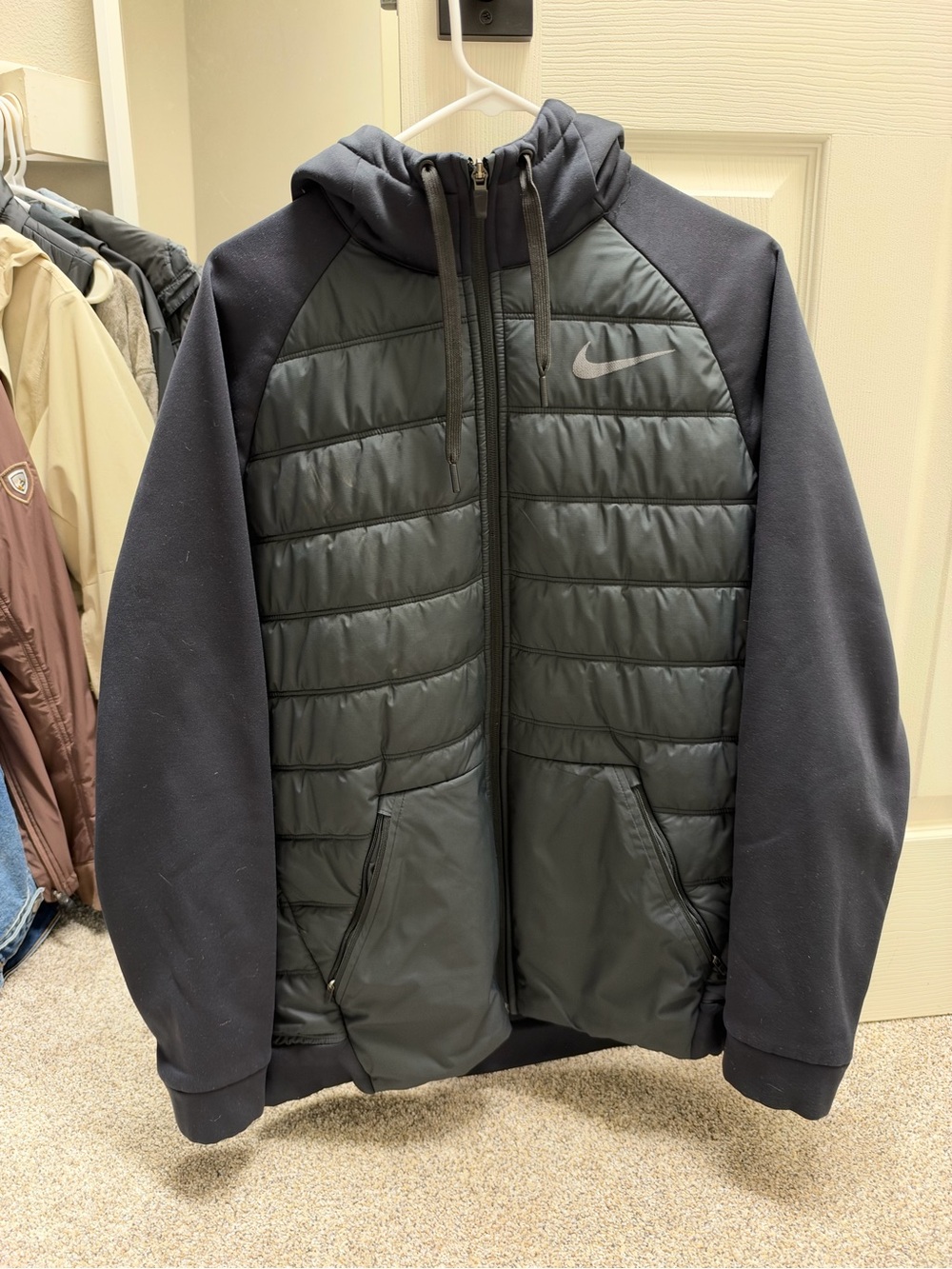 Nike Men's Black Quilted Puffer Hoodie Jacket